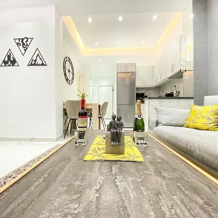 Diamond In Kolonaki Central Apartament